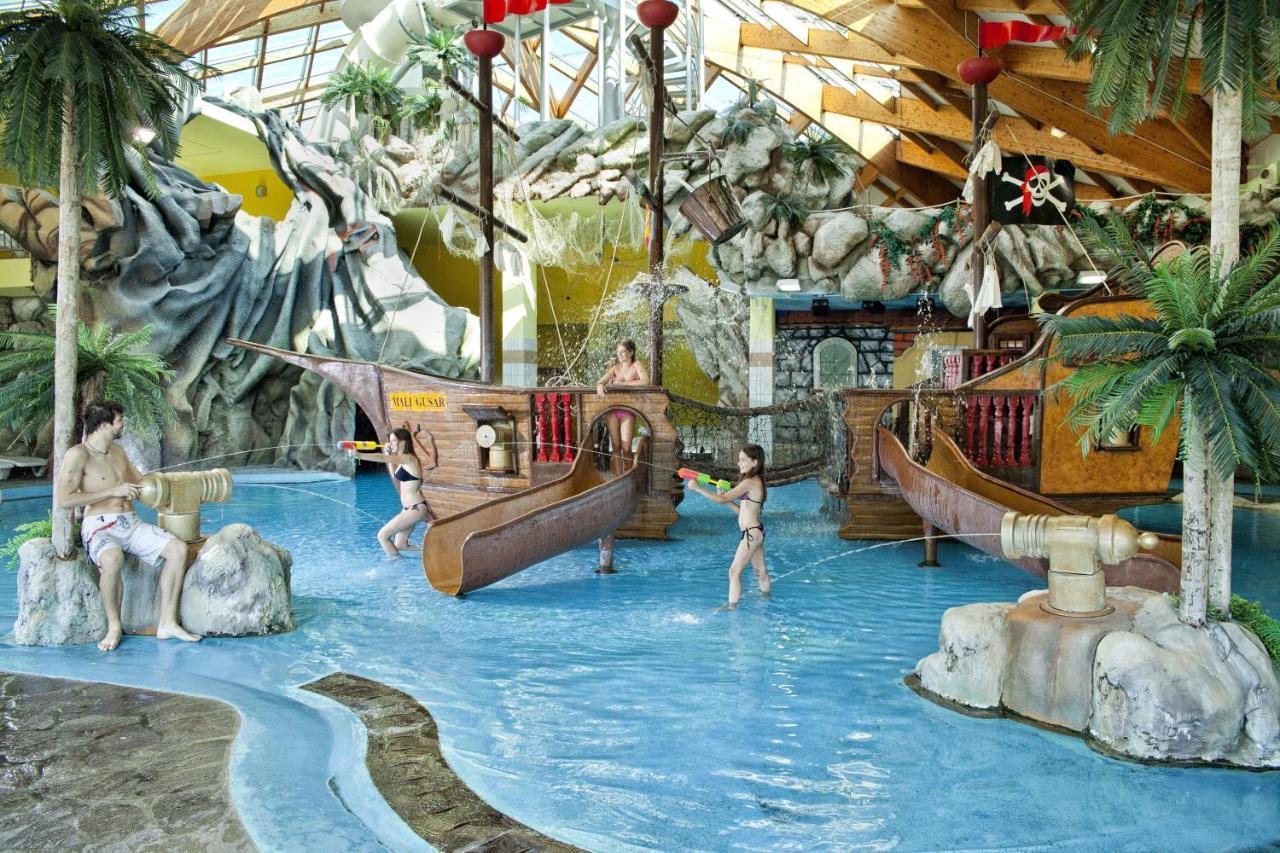 Happy Camp Mobile Homes In Camping Terme Catez Catez ob Savi Buitenkant foto