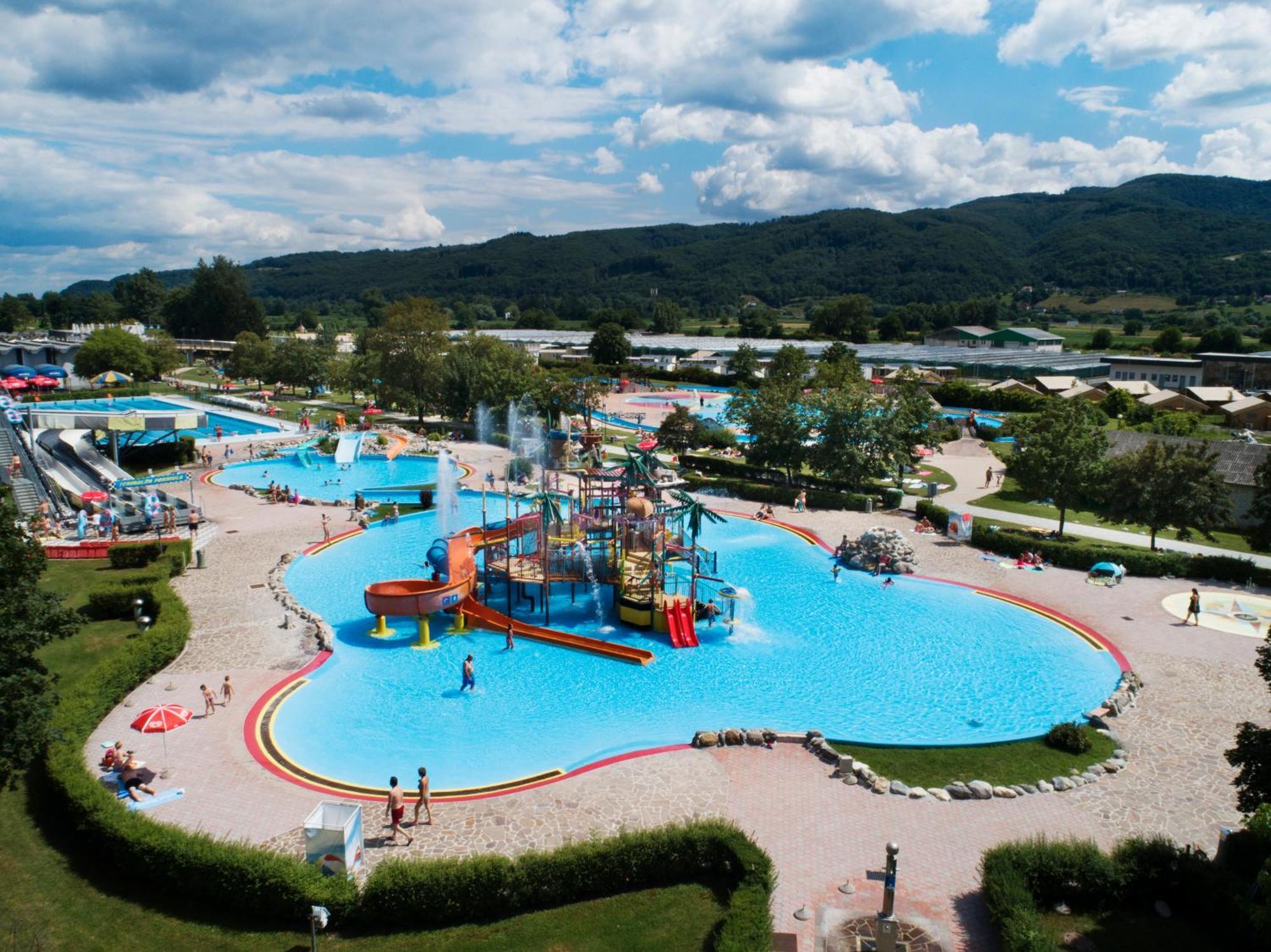 Happy Camp Mobile Homes In Camping Terme Catez Catez ob Savi Buitenkant foto
