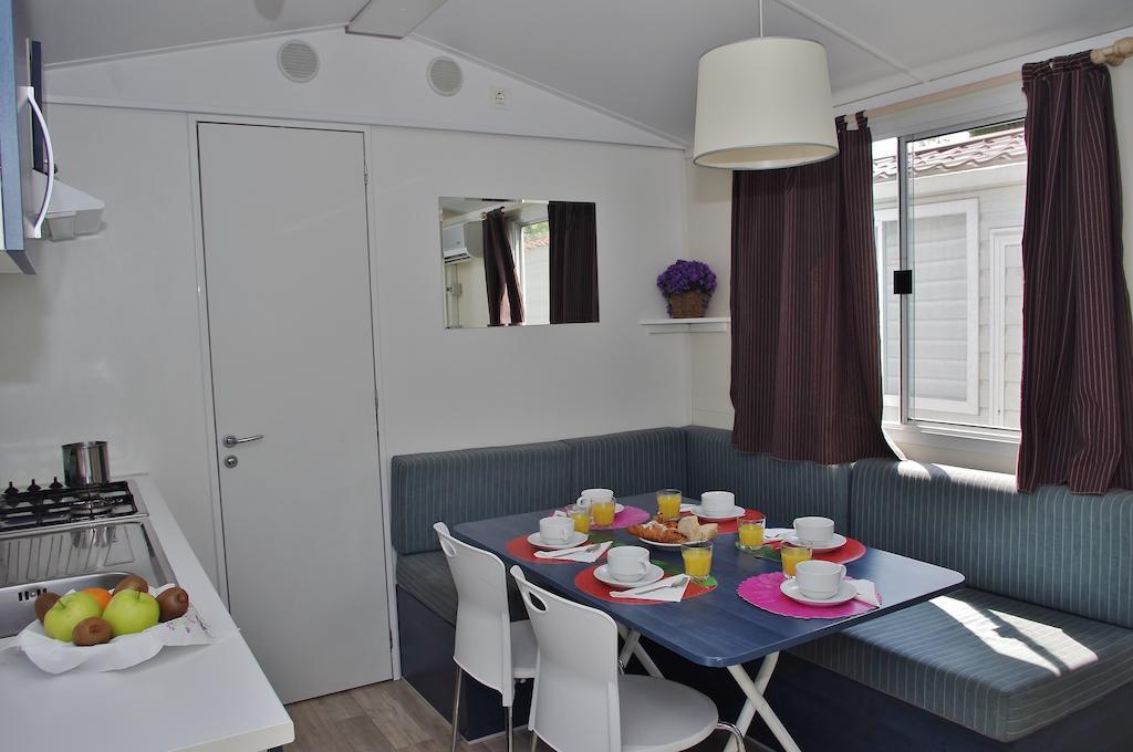 Happy Camp Mobile Homes In Camping Terme Catez Catez ob Savi Kamer foto