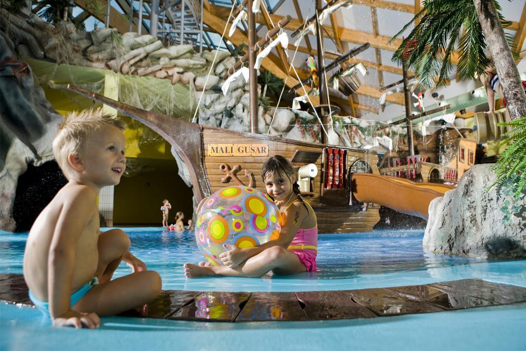 Happy Camp Mobile Homes In Camping Terme Catez Catez ob Savi Buitenkant foto